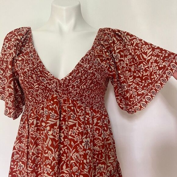 Angie Smocked Fit and Flare top - Picture 2 of 8